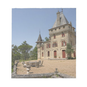Das prächtige Schloss Chateau de Pressac und der G Notizblock