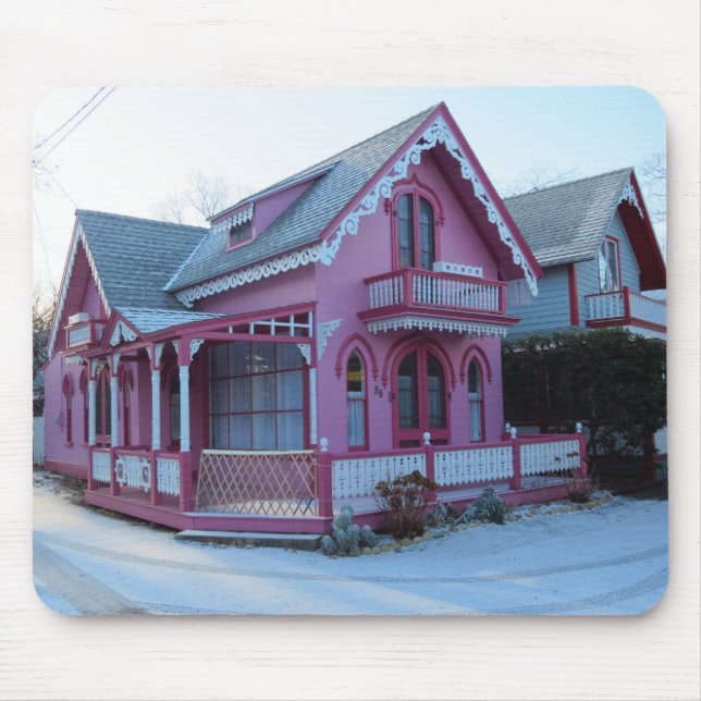 Das Rosa Haus im Schnee - Martha's Vineyard Mousepad (Vorne)