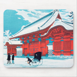 Das rote Tor von Hongo in Snow von Hiroaki Takahas Mousepad