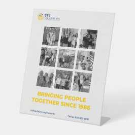Das Sammeln von Personen mit STS Foundation Sockelschild