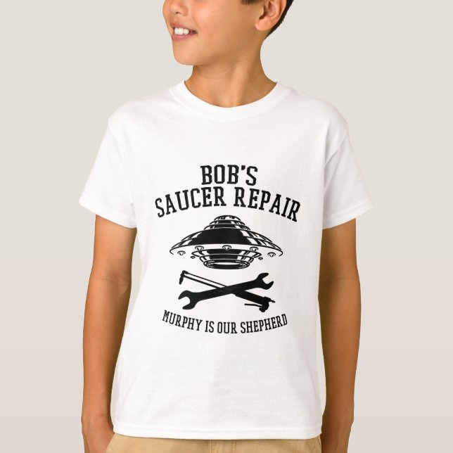 Das Saucer Repair Logo des T - Shirt Black Bob (Vorderseite)