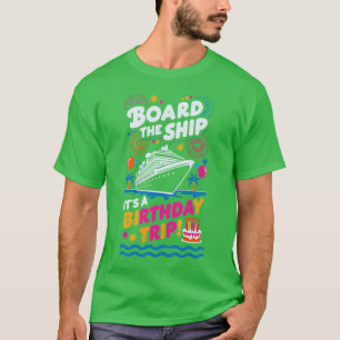 Das Schiff nimmt seinen Geburtstag mit einer Kreuz T-Shirt