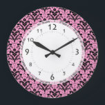 Das Schlafzimmer des Mädchens, Große Wanduhr<br><div class="desc">Elegantes Damastmuster. Kundengerechte Hintergrundfarbe. Wählen Sie genau den Schatten des Rosas oder anderer Farbe aus,  den Sie möchten.</div>