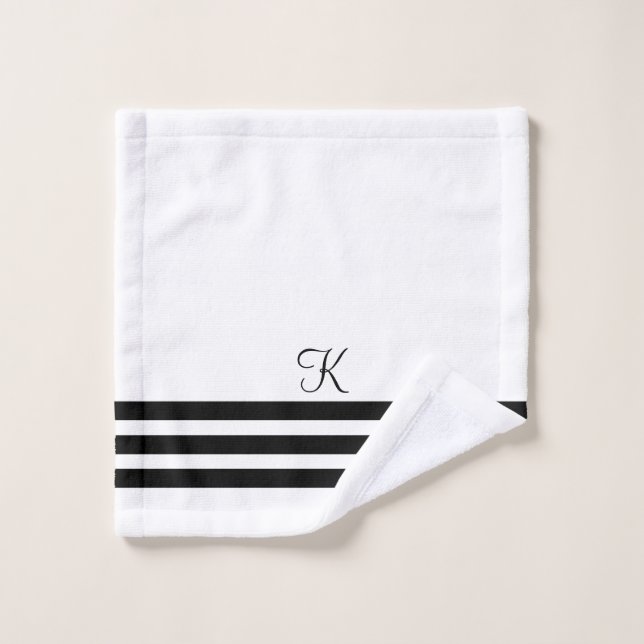 Das Schwarz-Weiß-Hotel bietet eine individuell ges Badhandtuch Set (Waschlappen)