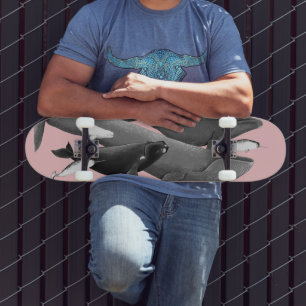 Das Schwimmen der Wale Illustration Art Whale Pink Skateboard
