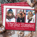 Das senkrechte Foto der Kontur der Jahreszeit Feiertagskarte<br><div class="desc">'Das ist die Foto-Weihnachtskarte der 3. Saison mit moderner Kontur-Schrift und lässiger Schriftzeichen-Typografie. Die Fotovorlage ist für Sie bereit, 3 Ihrer Lieblings-Fotos hinzuzufügen, die in vertikalem, portrait-Format angezeigt werden. Die Weihnachtskarte lautet: "'Dies ist die Jahreszeit .. Mögen alle Ihre Weihnachtswünsche wahr werden", gefolgt von Ihrem personalisierten Text. 'Das ist die...</div>
