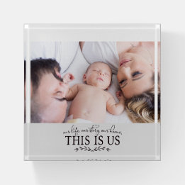 Das sind wir | Modernes Vatertagsfamilie Foto Briefbeschwerer