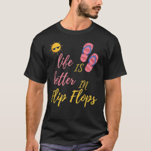 Das sonnige Leben am Sommerstrand von Flip Flops i T-Shirt