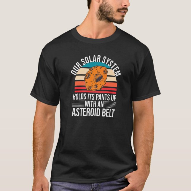 Das sonnige Sonnensystem hält seine Hosen mit eine T-Shirt (Vorderseite)