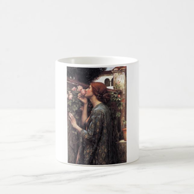 Das Soul der Rose (von John William Waterhouse) Kaffeetasse (Mittel)