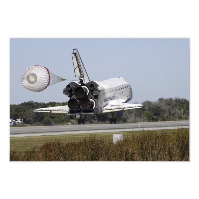 Das Space Shuttle Atlantis entfaltet seinen Drag R Fotodruck (Vorne)