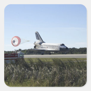 Das Space Shuttle Atlantis entfaltet seinen Drag R Quadratischer Aufkleber
