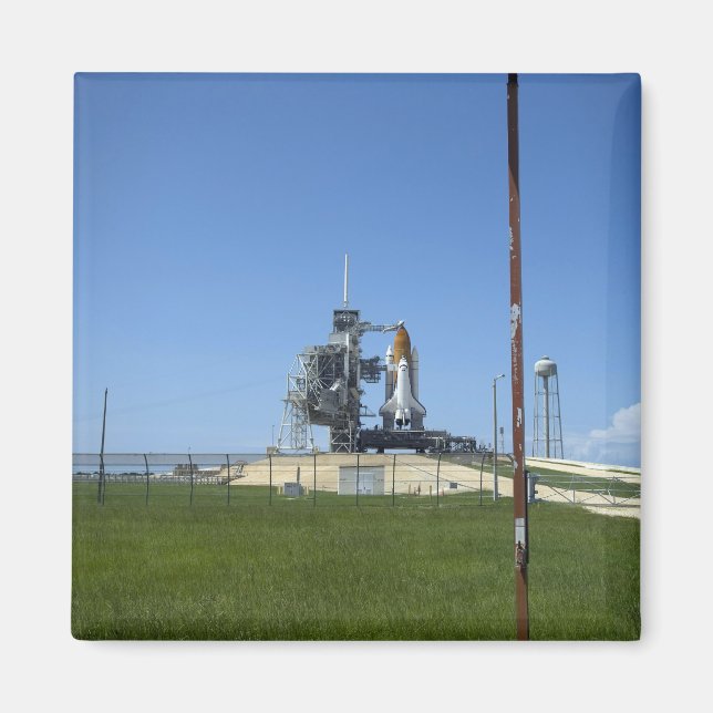 Das Space Shuttle Endeavour wird von einer Windsoc Magnet (Vorne)