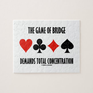 Das Spiel der Brücke erfordert totale Konzentratio Puzzle