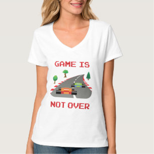 Das Spiel ist nicht über einem Pixel-Videospiel T-Shirt