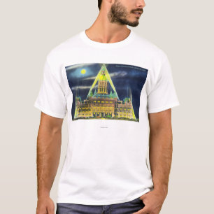 Das Staats-Hauptstadts-Gebäude nachts T-Shirt