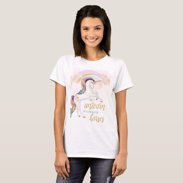 Das T-Shirt der Regenbogen-Einhorn-Frauen (Vorne ganz)