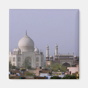 das Taj Mahal beherrscht die Stadt von Agra Magnet