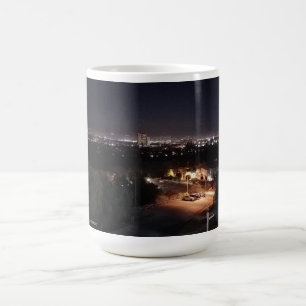Das Tal bei Nacht auf einem Kaffeetasse