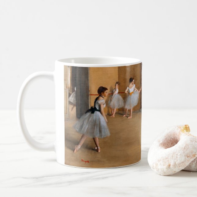 Das Tanzfoyer in der Oper von Edgar Degas Kaffeetasse (Mit Donut)