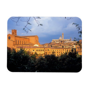 Das toskanische Dorf Sienna, Italien. Magnet
