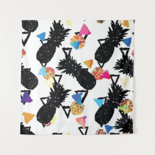 Das tropische Muster ist nahtlos, mit Ananas und G Wandteppich