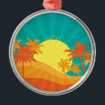 Das tropische Retro-Design des Sunset Beach Silbernes Ornament<br><div class="desc">Mit einem Design eines Retro-tropischen Strandes bei Sonnenuntergang mit Palmen. Dieses Surfdesign ist in Rot,  Orange und Gelb gehalten und erinnert an einen tropischen Badeort mit heißen Sommertagen. Für Sonnenliebhaber,  Surfer und Sand und tropische Sonnenuntergänge.</div>