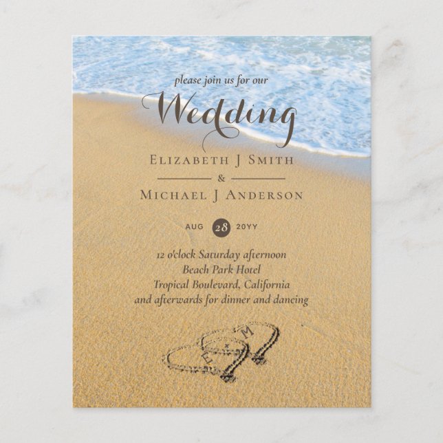 Das tropische Strandherz in Sand Wedding Invit (Vorderseite)