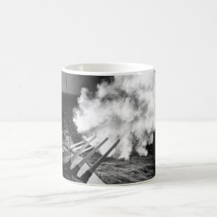 Das USS Missouri feuert 16 Zoll shell_War Bild ab Kaffeetasse