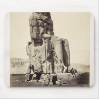 Das "vernehmbare Memnon", kolossale Statue von