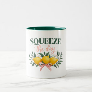 Das Vintage Zitronenangebot des Tages verkürzen Zweifarbige Tasse