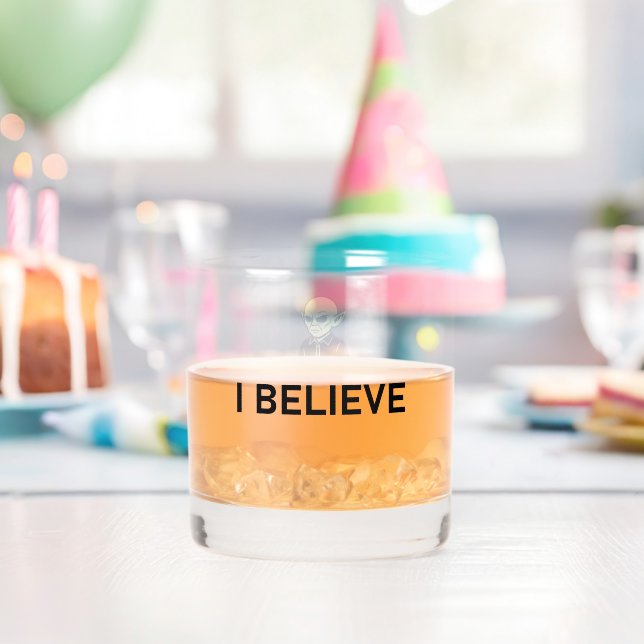 Das, was sie gesehen haben - ich glaube, Alien beg Whiskyglas (Insitu (Geburtstag))