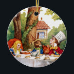 Das wütenden der Tee-Party des Hutmachers im Keramikornament<br><div class="desc">Das wütenden der Tee-Party des Hutmachers von der Alicen im Wunderland</div>