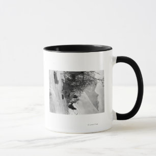 Das Zelt und das Eigentum des Forschers am Tasse