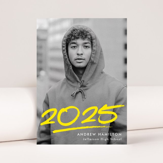 Dashed Yellow Class of 2023 Foto Abschluss Ankündigung (Von Creator hochgeladen)