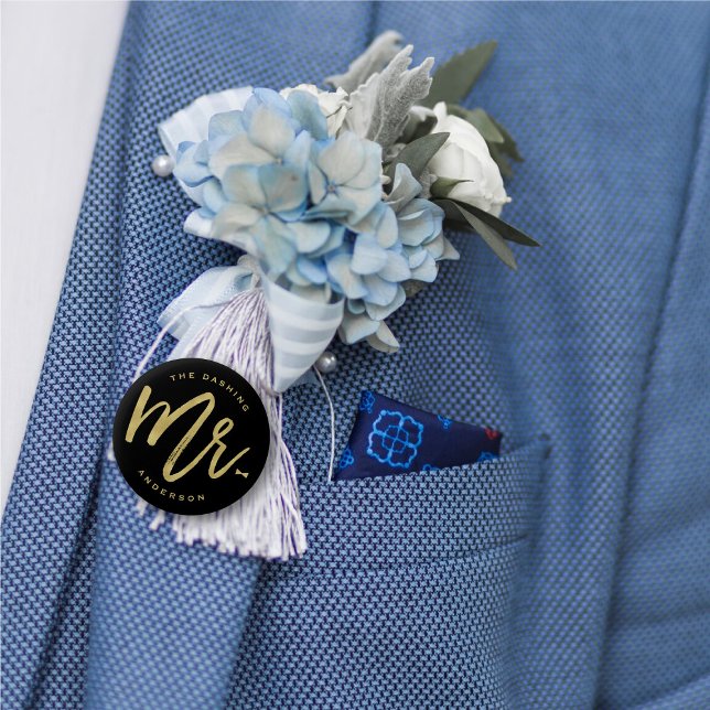 Dashing Mr Gold Brush Script Bow Krawatte Wedding  Button ('Mr.' Bow Tie Gold Brush Script Calligraphy Wedding Rehearsal Pin Button @ fatfatin_blue_knot)