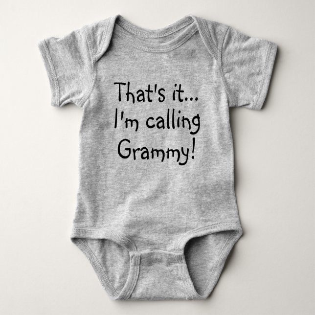 Dass es. Ich nenne Grammy! Baby Strampler (Vorderseite)