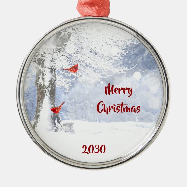 Dated Red Kardinal Birds Weihnachtsschneebaume Ornament Aus Metall (Vorne)