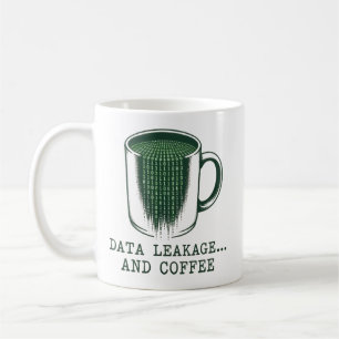 Datenleck und Kaffee Lustiger Cybersicherheits-IT- Kaffeetasse