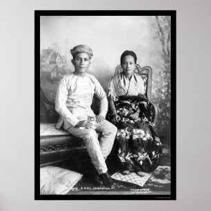 Datto Mandi und seine Ehefrau auf den Philippinen Poster