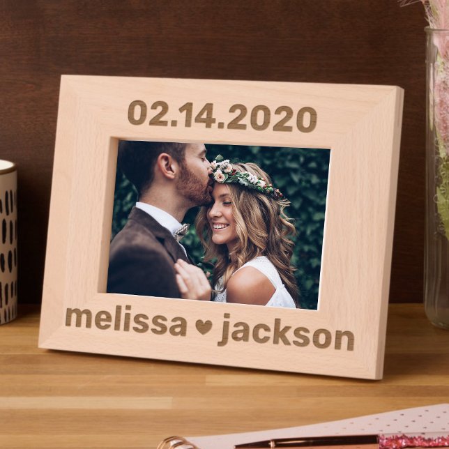 Datum Herzkolbennamen Geätzte Rahmen (Von Creator hochgeladen)