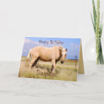 Daughter Happy Birthday Palomino Pferdekarte Karte<br><div class="desc">Ein schönes Palominopferd steht in einer windgepeitschten Weide.  Eine andere Ansicht des Pferdes ist auf der Rückseite der Karte.</div>