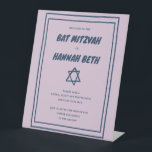 David Custom B'nai Bat Bar Mitzvah Sockelschild<br><div class="desc">Ein perfektes Zeichen für eine Bar mitzvah, Fledermausmitzvah oder andere jüdische Feier! Handgemachte Kunst für Sie! Vollständig anpassbar! Klicken Sie auf "Personalisieren" oben, um den Text zu bearbeiten. Klicken Sie auf "Bearbeiten mit dem Entwurfstool", um die Schriftart, Farben und Einstellungen anzupassen und den Rahmen zu löschen, wenn Sie möchten. Auch...</div>