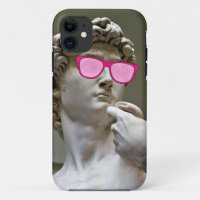 David trägt eine Rose-Brille