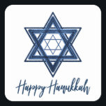 Davidstern | Classic Blue Modern Happy Hanukkah Quadratischer Aufkleber<br><div class="desc">Minimal klassisch blauer Bar/Bat Mitzvah und Hanukkah moderner Star of David vor einem weißen Hintergrund schafft ein elegantes,  raffiniertes Design. Für andere koordinierende Farben oder passende Produkte besuchen Sie JustFharryn @ Zazzle.com. Alle Rechte vorbehalten. #zazzlemade</div>