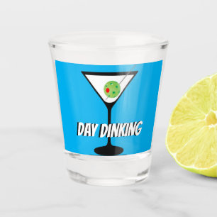 Day Dinking Martini Glas mit Pickleball Olive