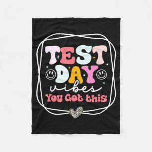 Day Vibes you Got this Teacher Retro Groovy Testin Fleecedecke