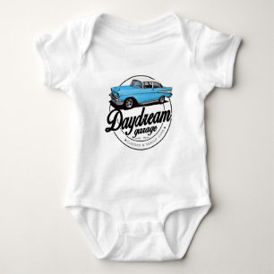 Daydream Garage mit 1957 Chevrolet Bel Air Baby Strampler