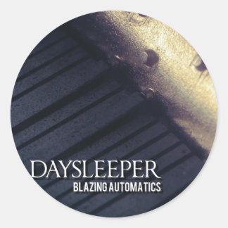 Daysleeper-CD (kleine Aufkleber) Runder Aufkleber