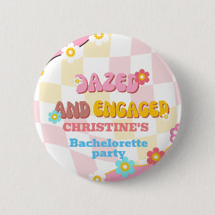 Dazed and Verlobt Bachelorette Retro Groovy 70er Button